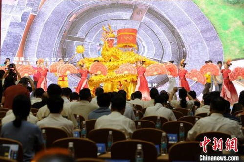 兩岸客家文化交流活動(dòng)在福建永定開幕 現(xiàn)場(chǎng)簽約3個(gè)臺(tái)資項(xiàng)目